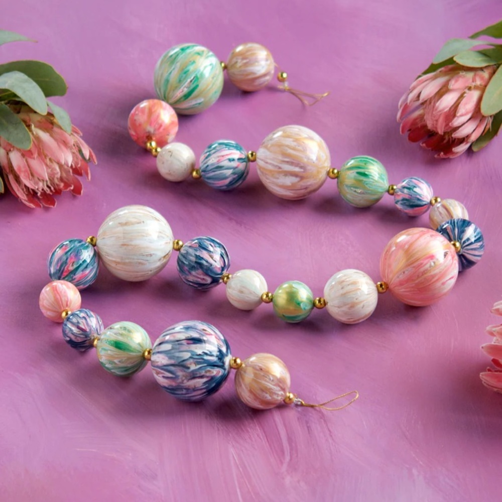 Glitterville Marbled Ball Garland